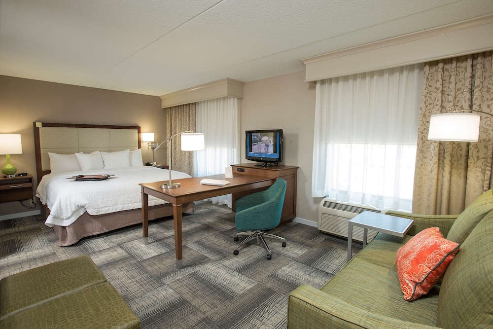 Hampton Inn & Suites Cincinnati Union Center - photo 26