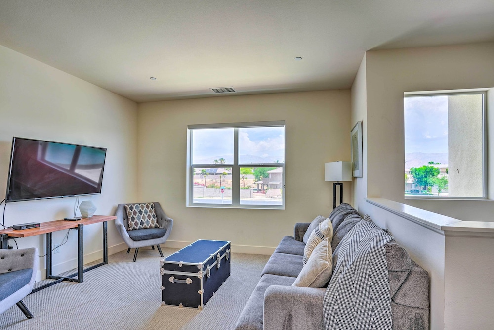 Serene Oasis Lakeside Living: 6 Mi to Coachella in Indio, United States