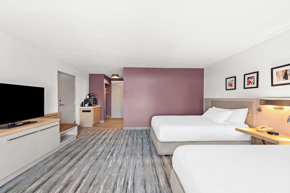 Hilton Garden Inn Seattle North Everett - photo 17
