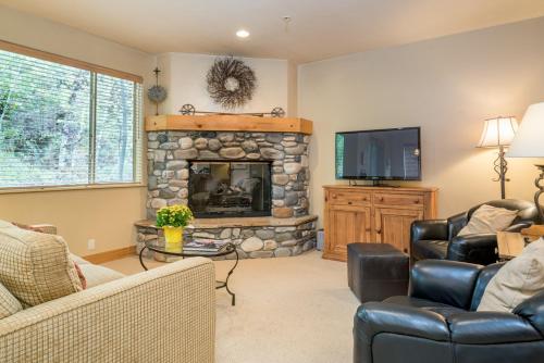 Bridgepoint 13 - carbon neutral hotel in Ketchum