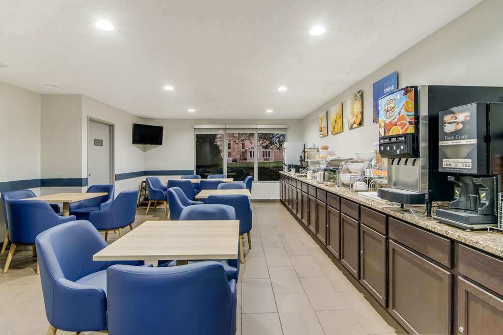 Comfort Suites near I 80 and I 94 - photo 36