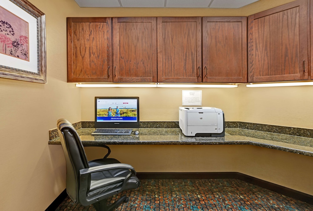 Hampton Inn Deming - photo 45