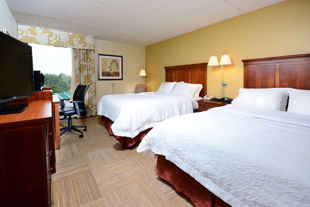 Hampton Inn Raleigh Capital Blvd. North - photo 14