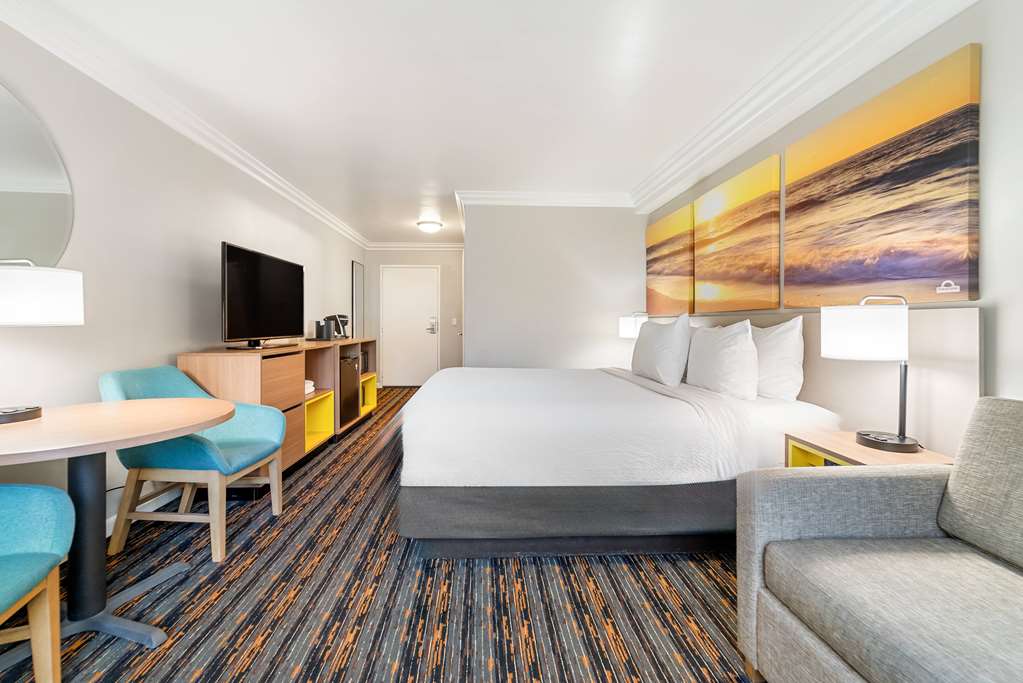 Days Inn by Wyndham San Diego Hotel Circle - photo 47