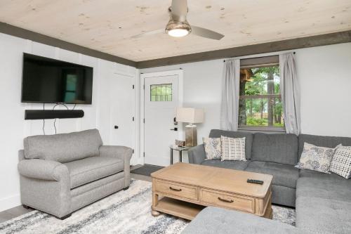 Mountains to Sea by Oak Island Accommodations - photo 4