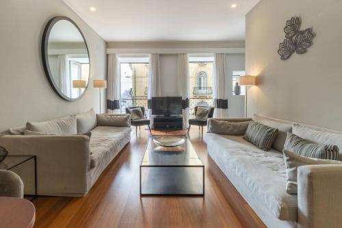 Self check in 3BR AC heating & breakfast terrace — 4-Star Luxury Hotel in Lisbon, Portugal