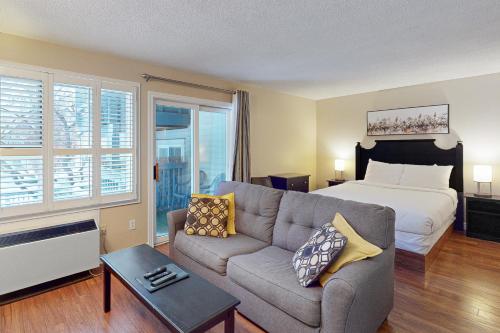 Condo 612 at North Creek Resort in Collingwood, Canada