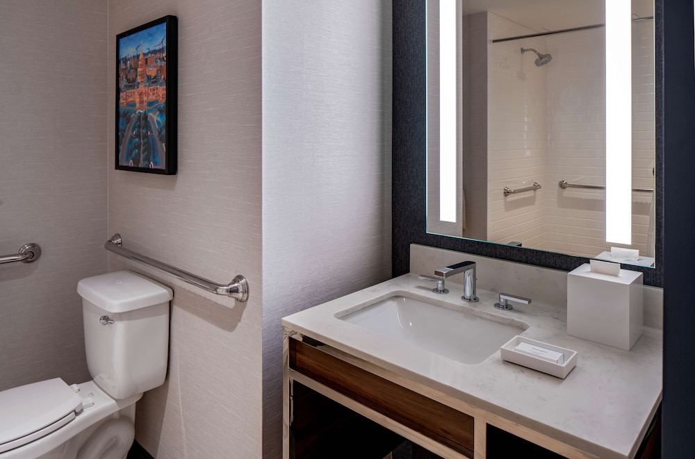 Hilton Garden Inn Austin University Capitol District - photo 21