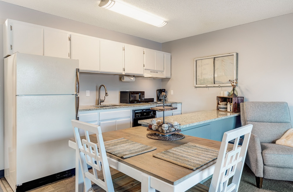 Bend Riverside Inn & Suites - photo 166