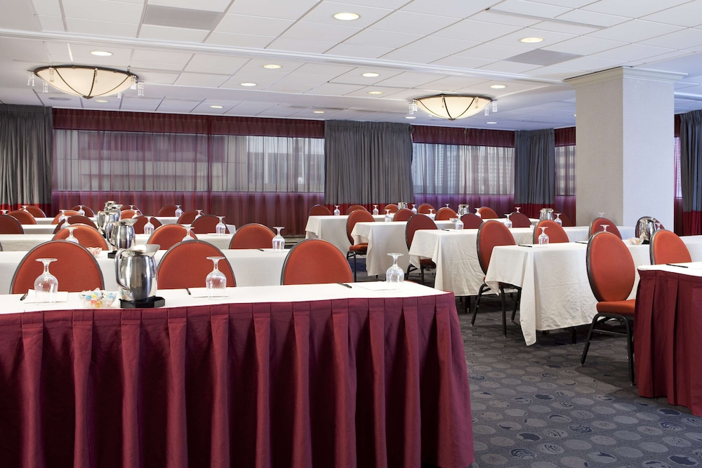 Hampton Inn Chicago Downtown Magnificent Mile - photo 29