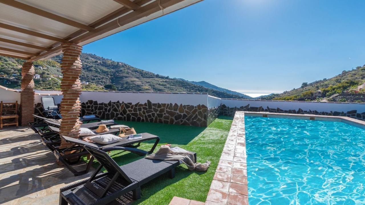 Casa La Palma CA3mpeta by Ruralidays — 4-Star Luxury Hotel in Competa, Spain