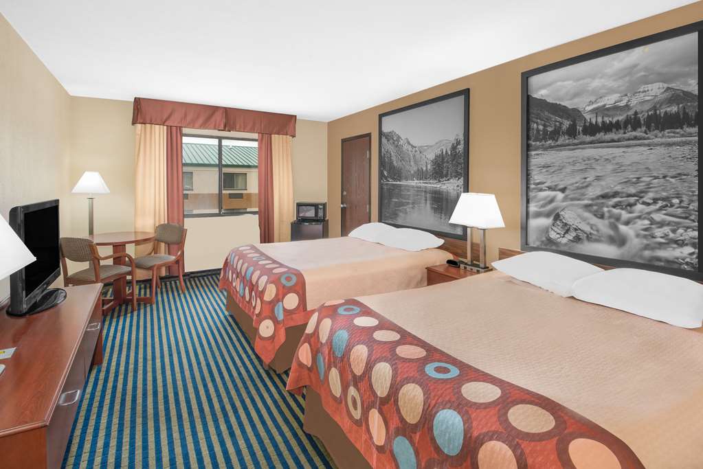 Super 8 by Wyndham Marshalltown - photo 7
