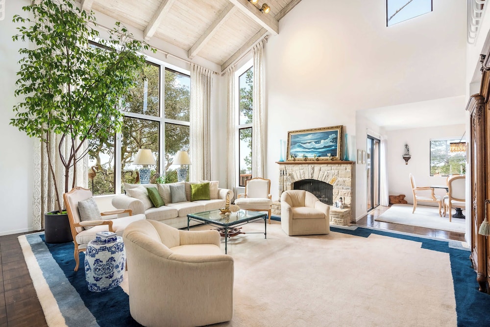 Heavenly Carmel Stay for 10