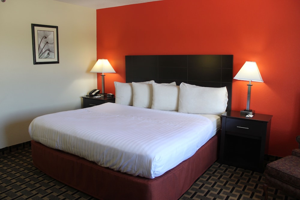 AmericInn by Wyndham West Burlington - photo 9