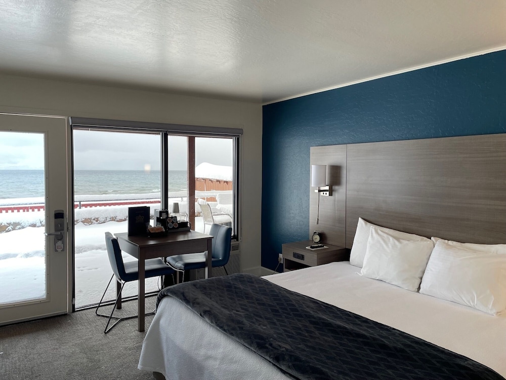 Crown Motel and Family Resort - photo 17