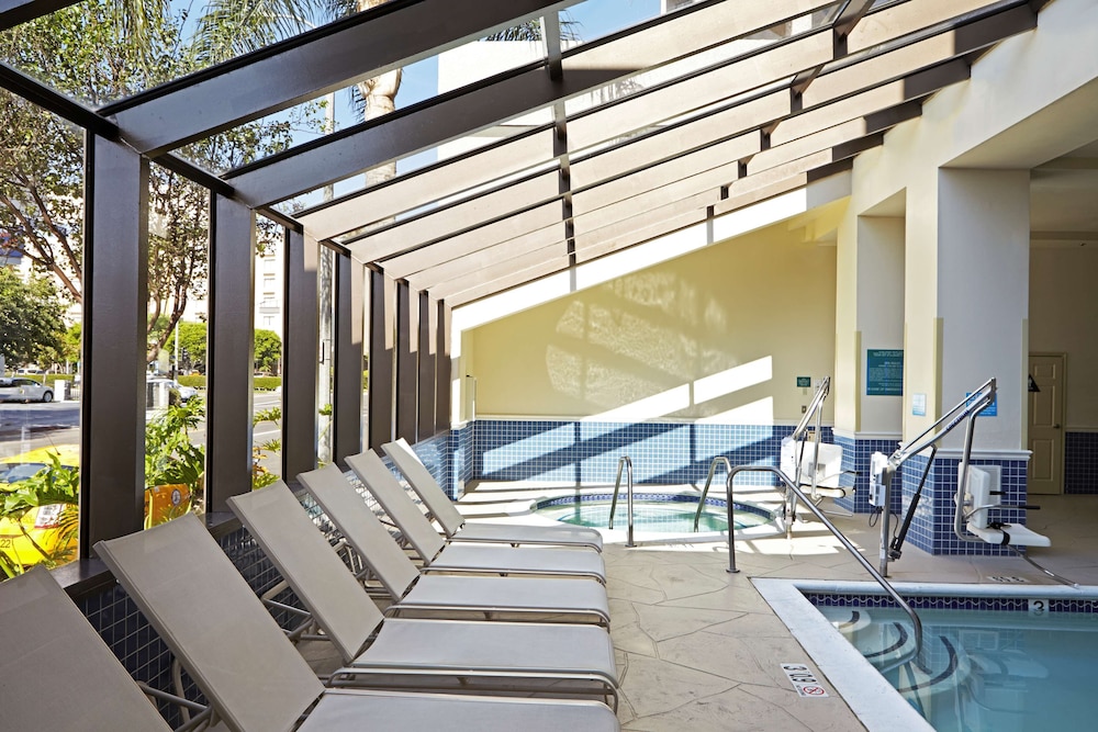 Embassy Suites by Hilton Los Angeles International Airport North - photo 26