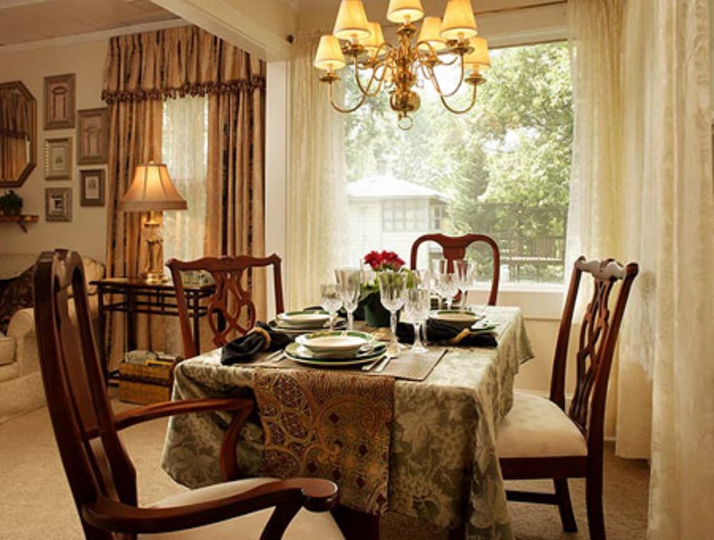 Abbington Green Bed & Breakfast Inn - photo 37