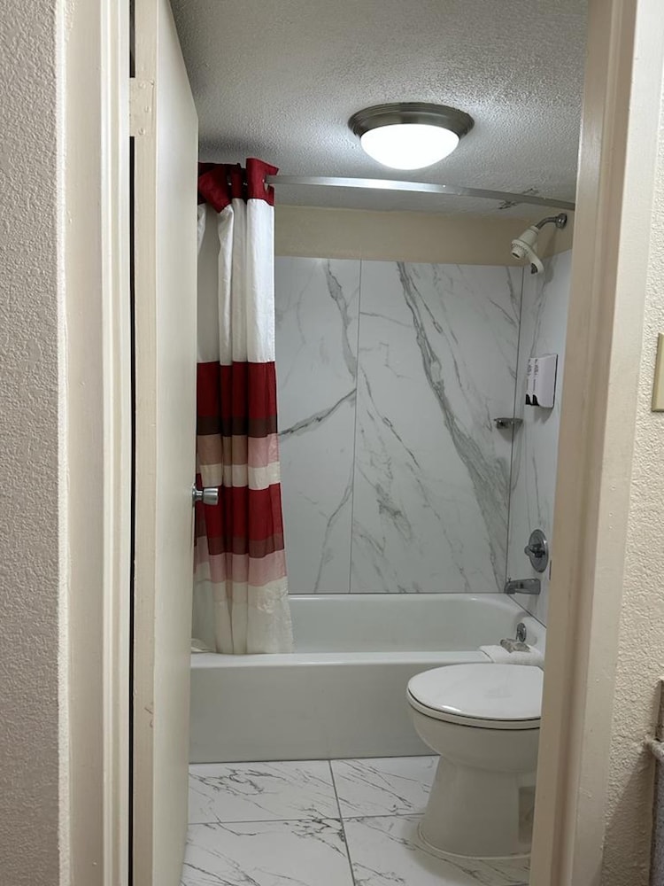 Red Roof Inn Fredericksburg South - photo 24