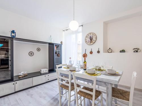 Apartment Marina by Interhome — 4-Star Luxury Hotel in Dolcedo, Italy