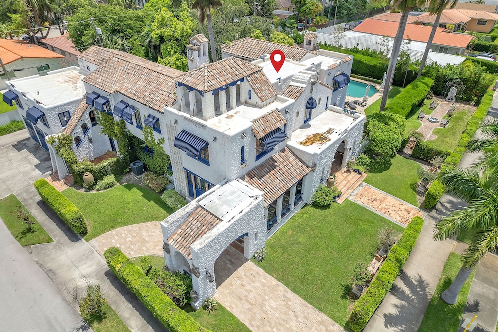 Young Mansion - photo 158