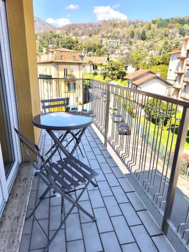 Cappuccino Deluxe apartment with balcony — Lesa — photo 5