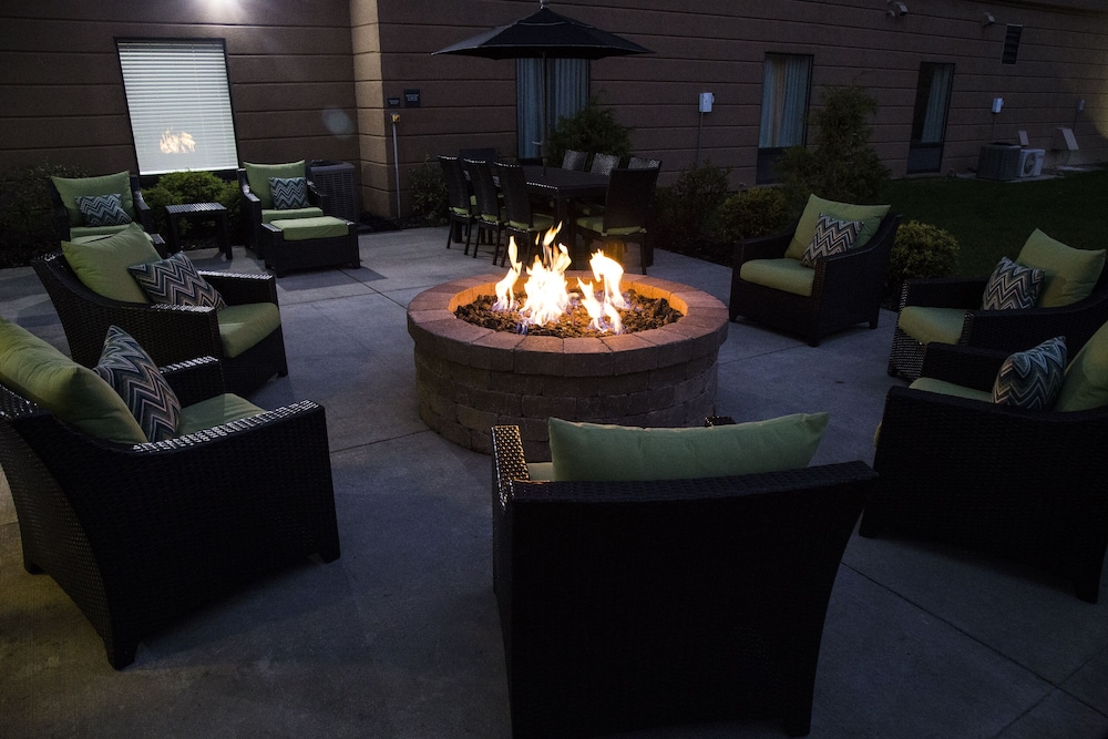 Hampton Inn & Suites Sharon - photo 47