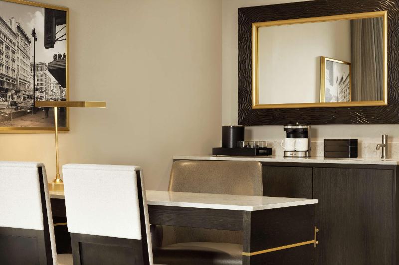 Embassy Suites by Hilton Syracuse Destiny USA - photo 11