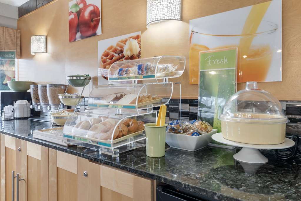 Quality Inn & Suites Mayo Clinic Area - photo 30