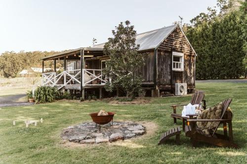 Picturesque Barn Located On The Shoalhaven River — Nowra