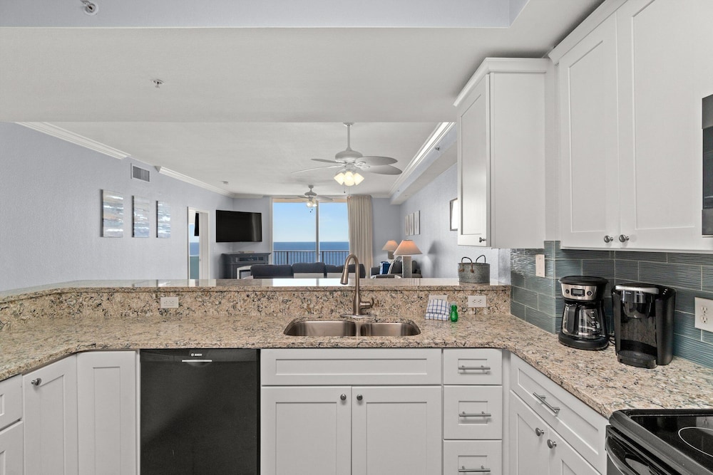 Tidewater Beach Luxury Penthouse With Resort Amenities and a View - photo 6