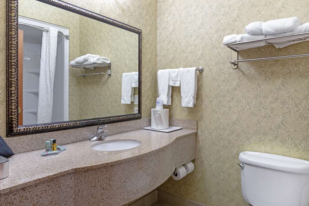 Best Western Plus Bradbury Inn & Suites - photo 44