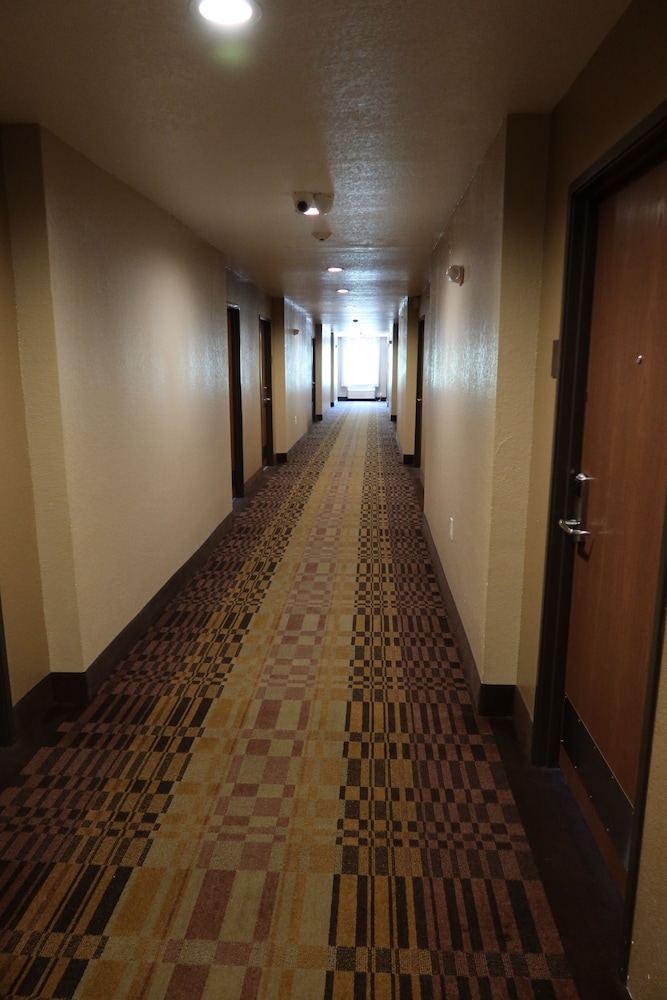 West Worth Inn and Suites - photo 36