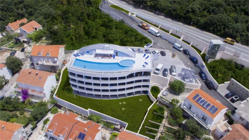 Villa Paradiso 2 — 4-Star Luxury Hotel in Dubrovnik, Croatia