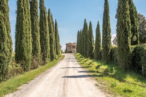 La Torre di Corsanello — 4-Star Luxury Hotel in Monteroni D'arbia, Italy