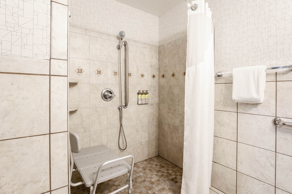 Holiday Inn Express Lancaster by IHG - photo 17