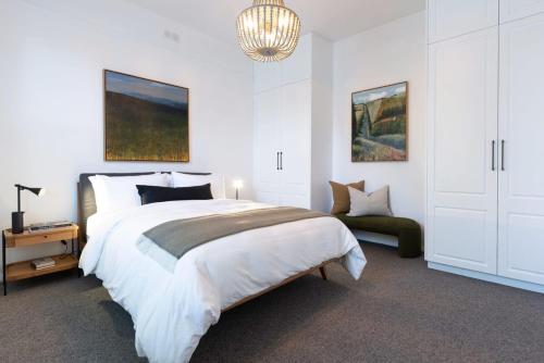 Villa Gwen: Character Home Moments from the City — 4-Star Luxury Hotel in Invermay, Australia