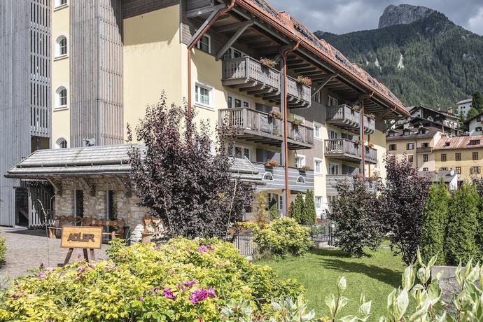 Apart hotel Adler Moena — 4-Star Luxury Hotel in Moena, Italy