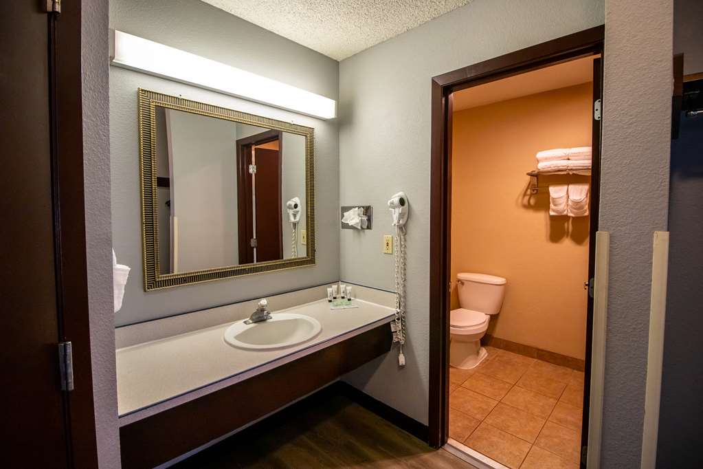 Red Lion Inn & Suites Vancouver - photo 33