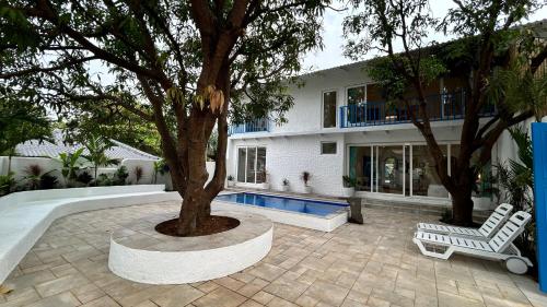 Kairos Iris & Theos in Karjat, India