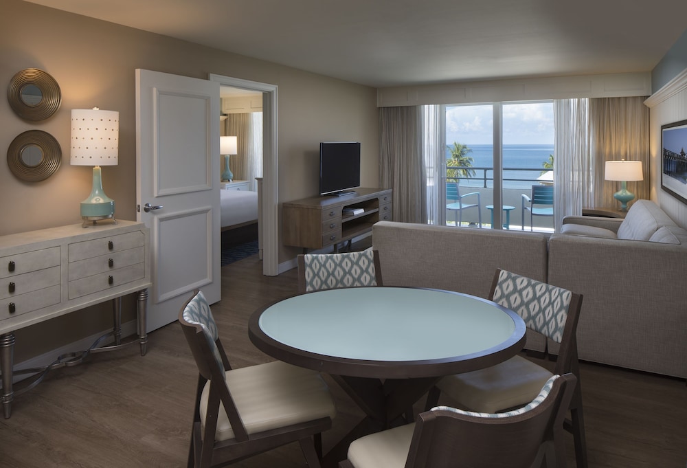 Edgewater Beach Hotel - photo 22