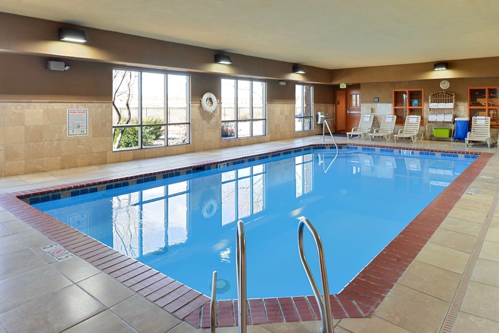 Hampton Inn & Suites Albuquerque Coors Road - photo 27