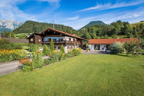 Gästehaus Hösmader Ferienwohnungen — 4-Star Luxury Hotel in Ramsau, Germany