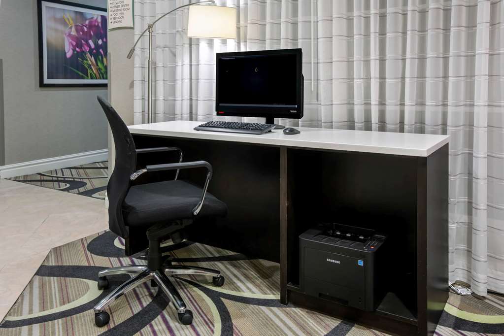 La Quinta Inn & Suites by Wyndham Dallas Arlington South - photo 22