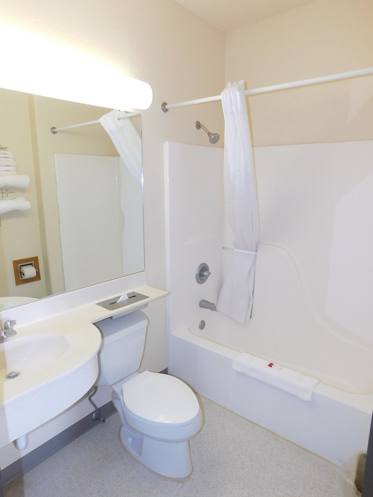Travelodge by Wyndham Chadron - photo 13