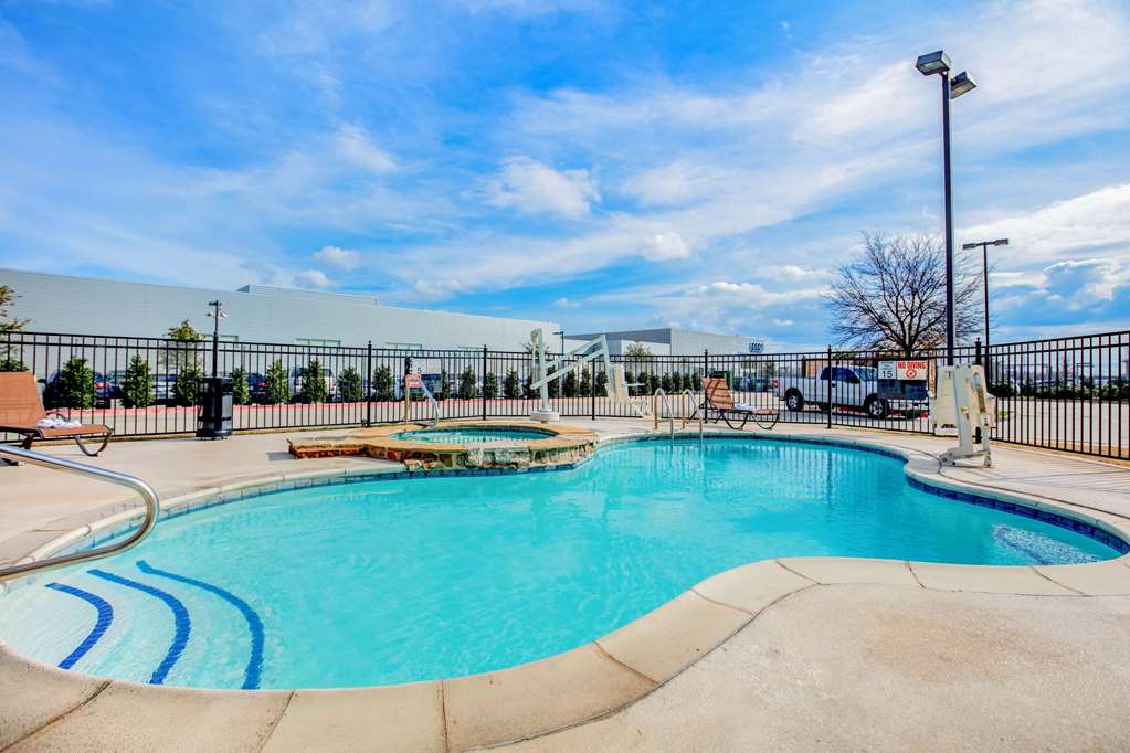 La Quinta Inn & Suites by Wyndham McKinney - photo 9