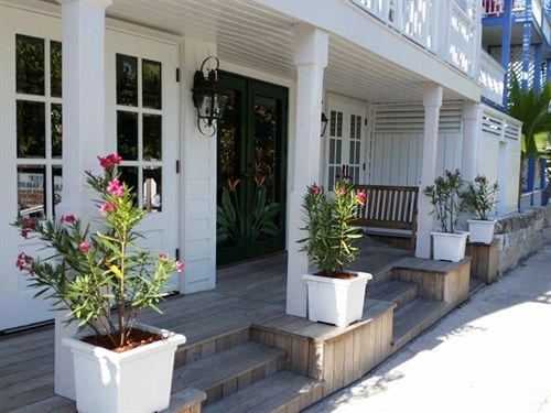 Hope Town Harbour Lodge an Ascend Hotel Collection Hope Town - carbon neutral hotel in Bahamas