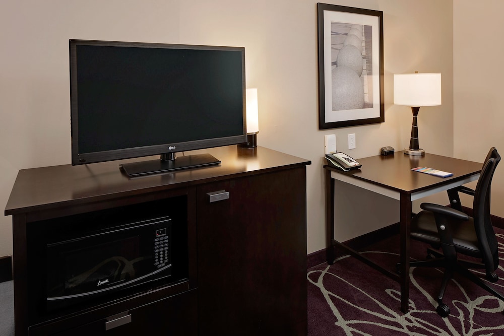 Hampton Inn & Suites Lansing West - photo 12