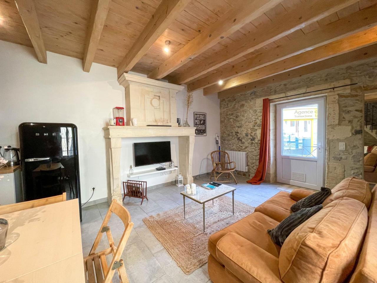 Arles Fait Sa Revolution in Arles, France