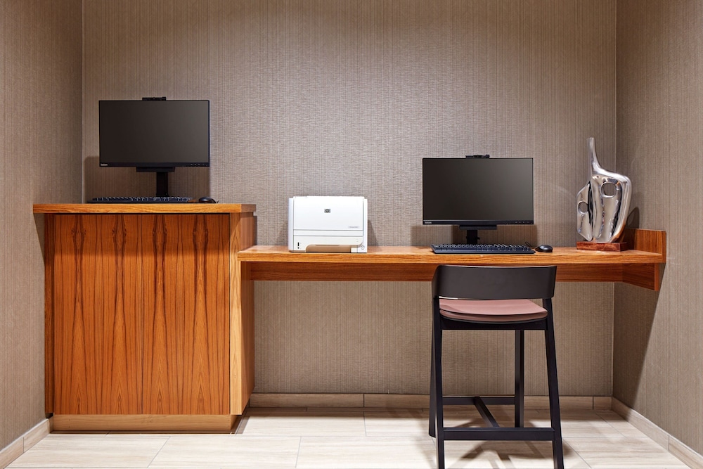 SpringHill Suites by Marriott Los Angeles Downey - photo 19