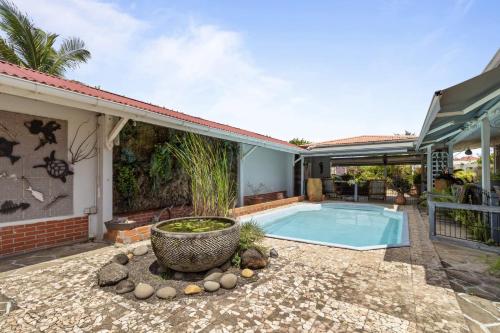 Kaz Tropic in Baie-Mahault, Guadeloupe